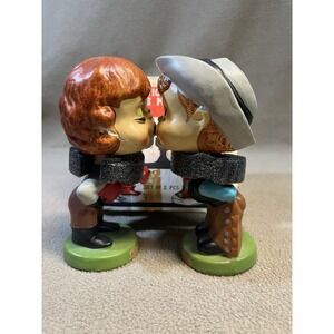 Vintage International Kiss Me Kids Magnetized Bobble Head Couple Boy Girl Set